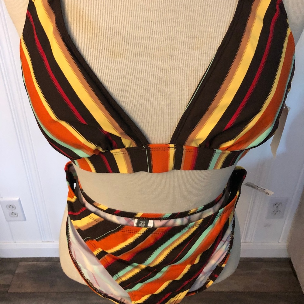 Kenneth Cole Reaction Bikini Size Medium